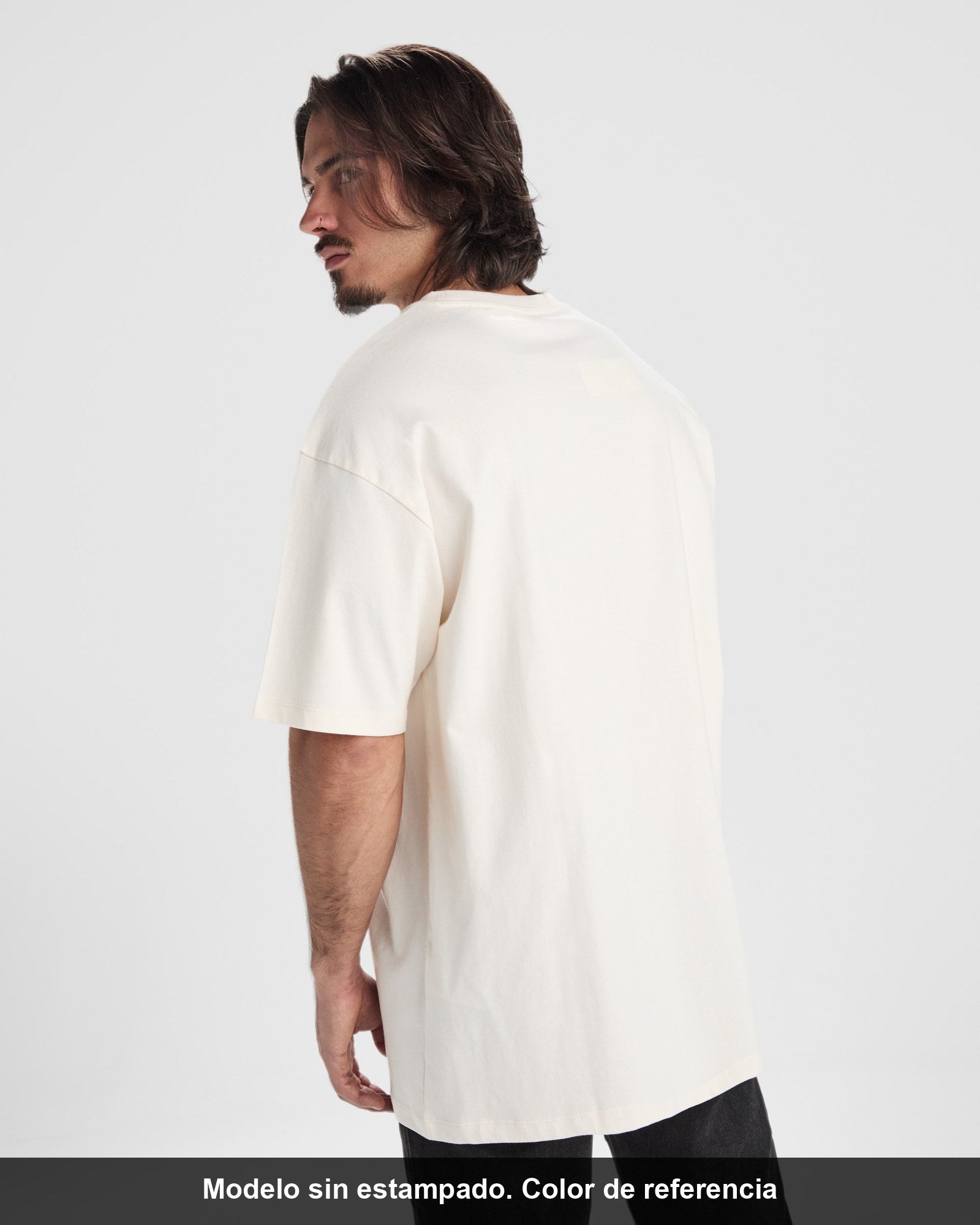 Modelo sin estampado. Color de referencia