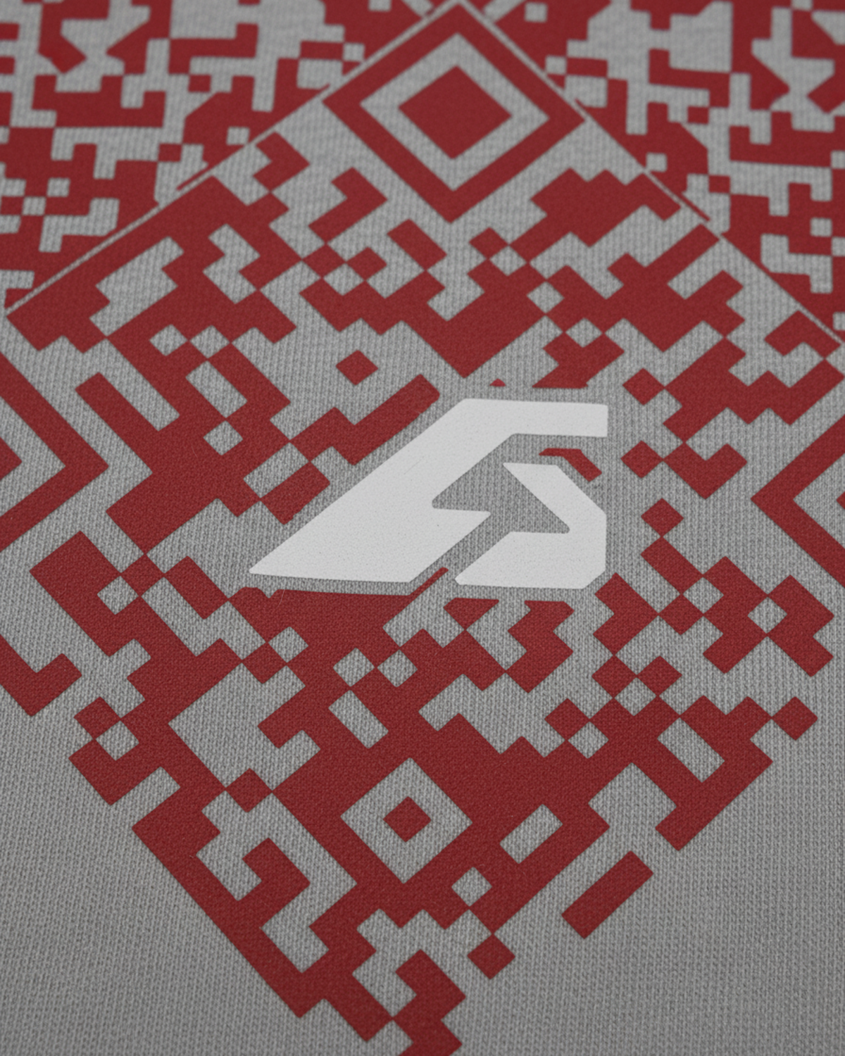 COR x Axiom Studio — sudadera gris piedra con QR personalizable, vista trasera | Axiom Studio