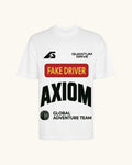 FAKE DRIVER — camiseta blanco estilo motorsport, drop edición limitada, vista frontal | Axiom Studio