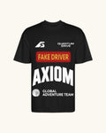 FAKE DRIVER — camiseta negro estilo motorsport, drop edición limitada, vista frontal | Axiom Studio