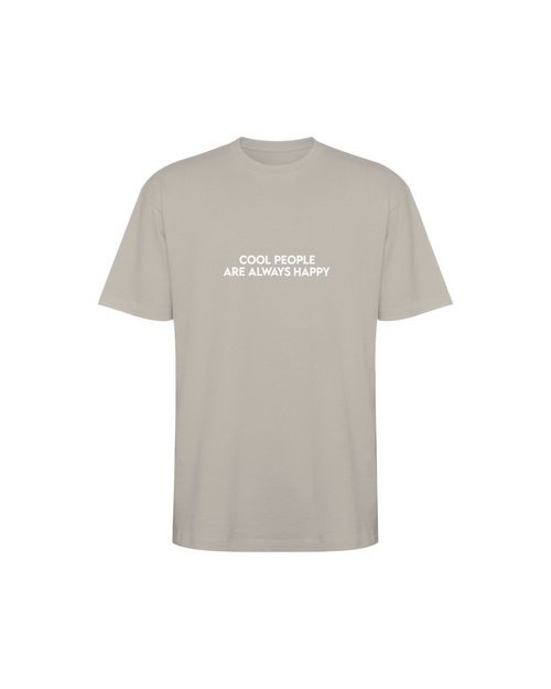 COOL PEOPLE ARE ALWAYS HAPPY — camiseta gris piedra con QR personalizable, vista frontal con la frase estampada | Axiom Studio