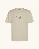EX-GIRLFRIEND — camiseta streetwear «My Biggest Fan» en arena, detalle del diseño | Axiom Studio