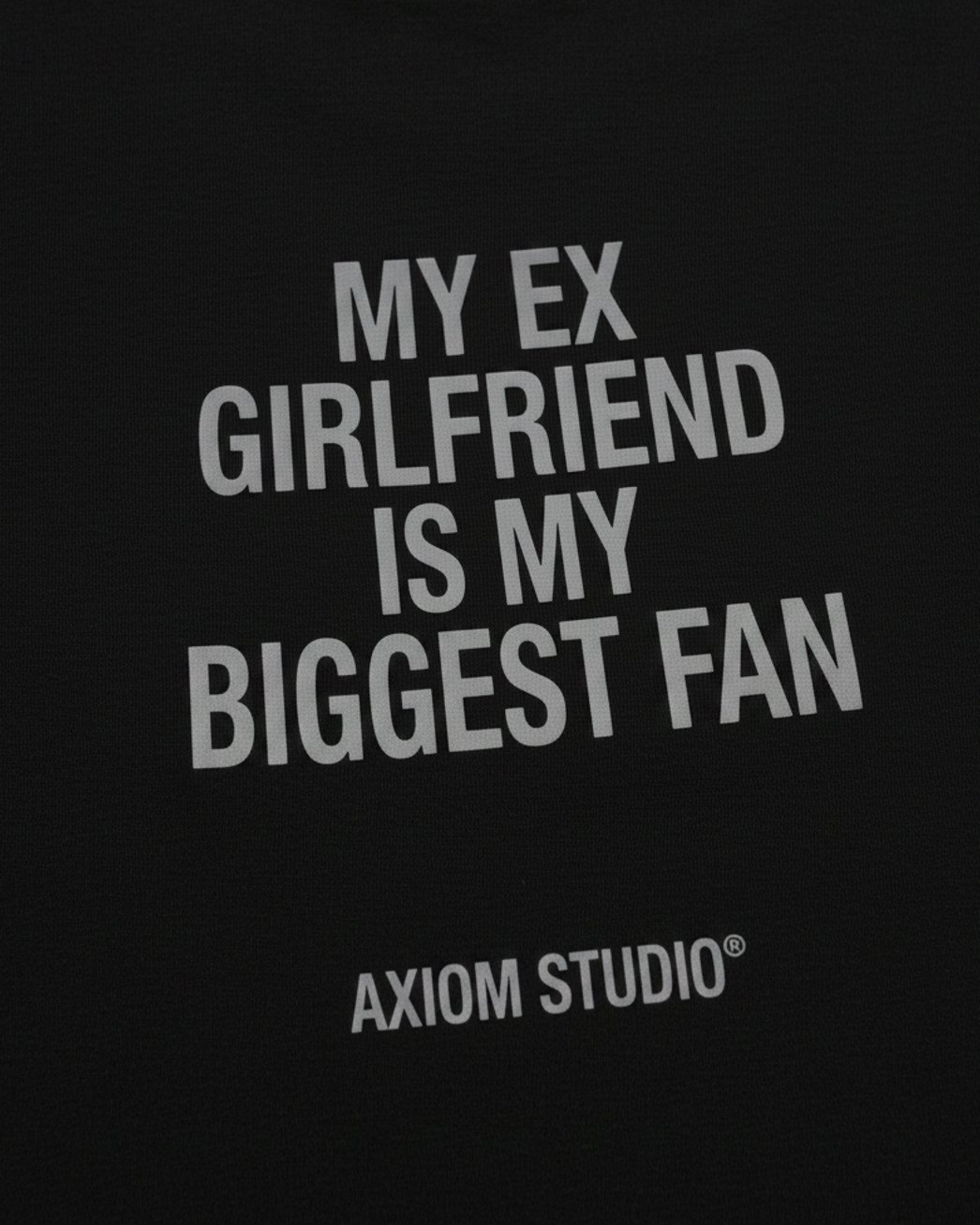 EX-GIRLFRIEND — camiseta streetwear «My Biggest Fan» en negro, vista trasera | Axiom Studio