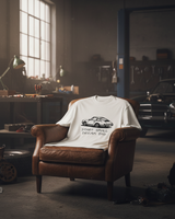 DREAM IT — camiseta blanco vintage estilo motorsport, drop edición limitada, detalle de la prenda | Axiom Studio