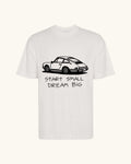 DREAM IT — camiseta blanco vintage estilo motorsport, drop edición limitada, vista frontal | Axiom Studio