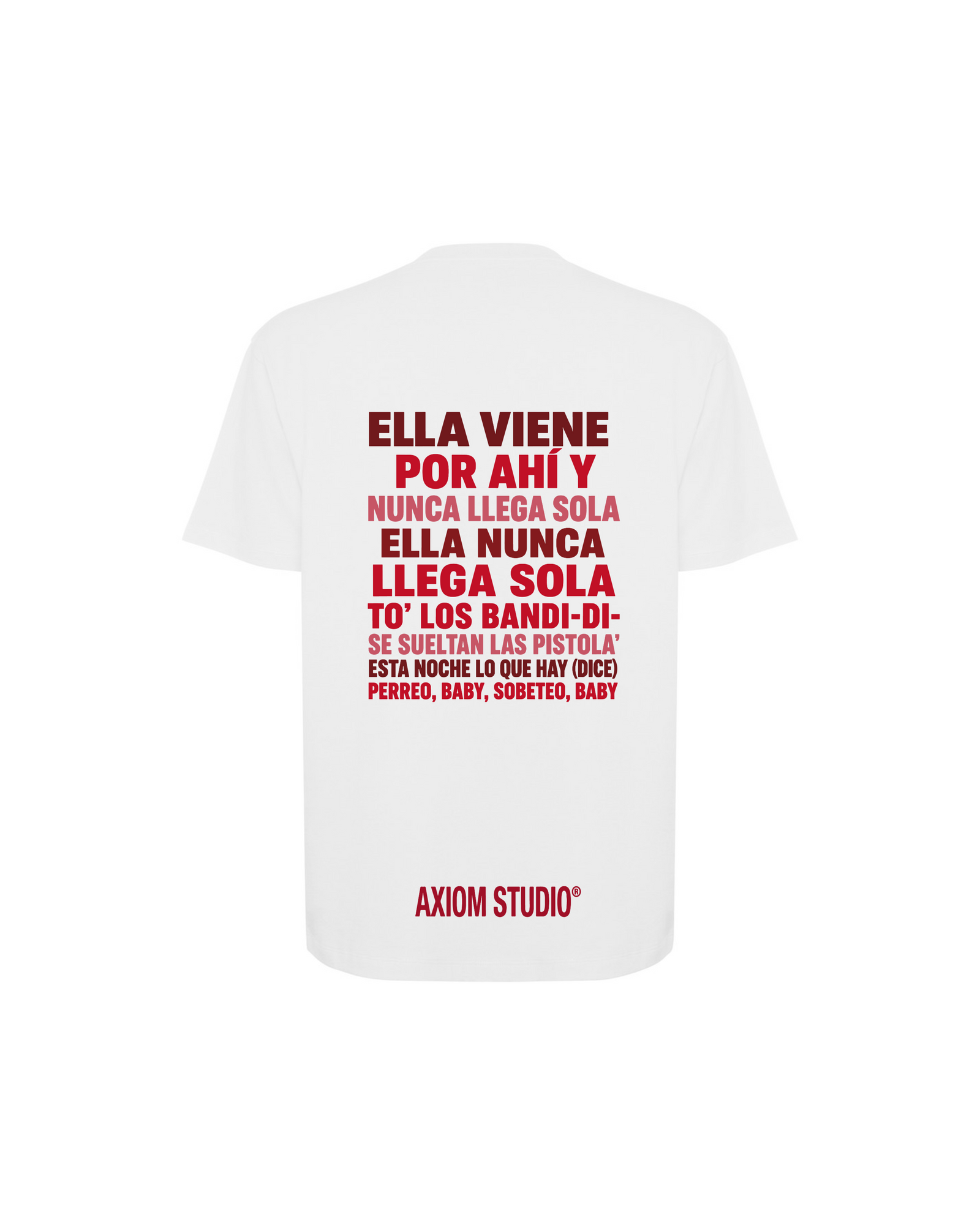 Espalda de la camiseta SOBETEO SPIDER blanca, con el bloque de frases y el sello Axiom Studio