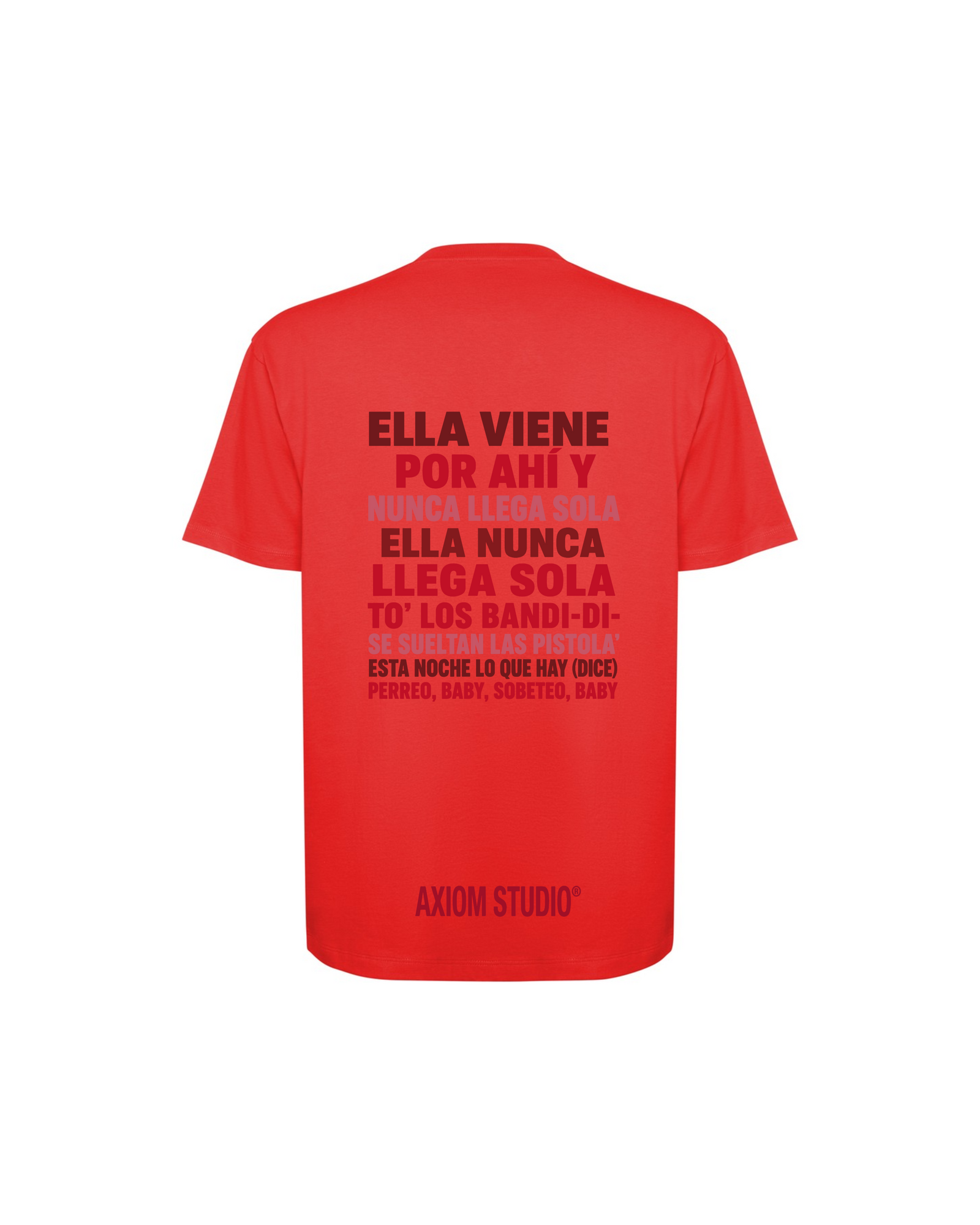 Espalda de la camiseta SOBETEO SPIDER roja, con el bloque de frases y el sello Axiom Studio